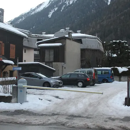 Le Savoisien Apartment *